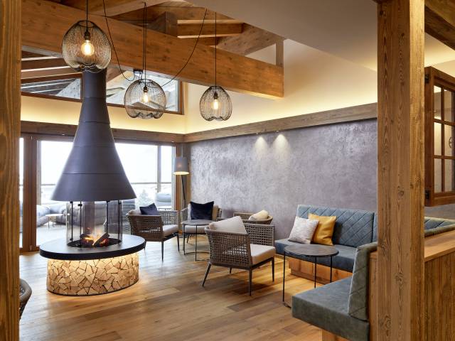 Lounge Feuer Kamin Wellness