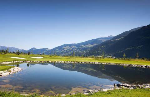 Time to tee off on point. - Hotel wöscherhof