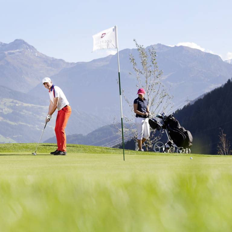 Time to tee off on point. - Hotel wöscherhof